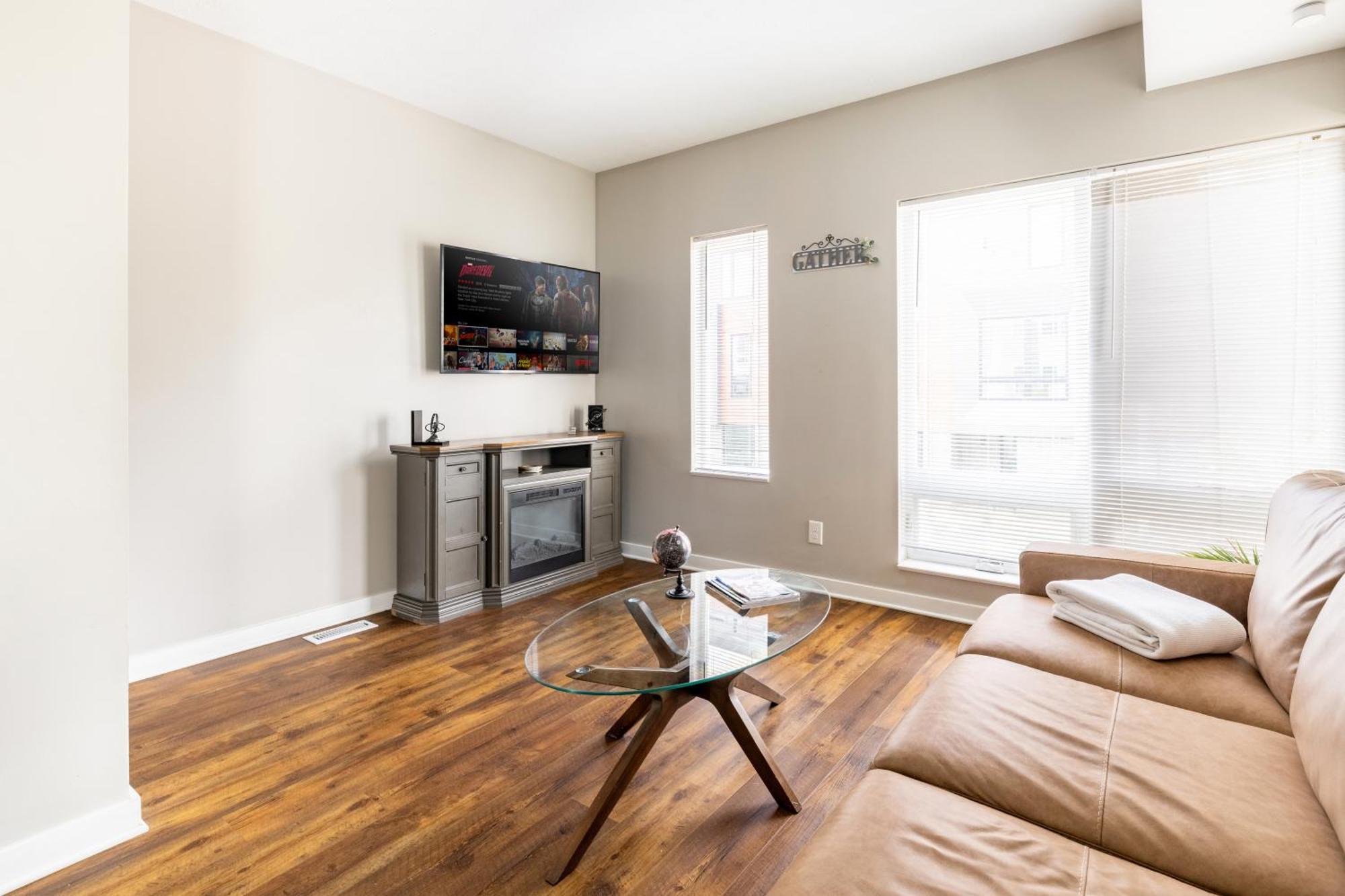 Luxury Downtown Townhome Private Garage Unit 9 クリーブランド エクステリア 写真