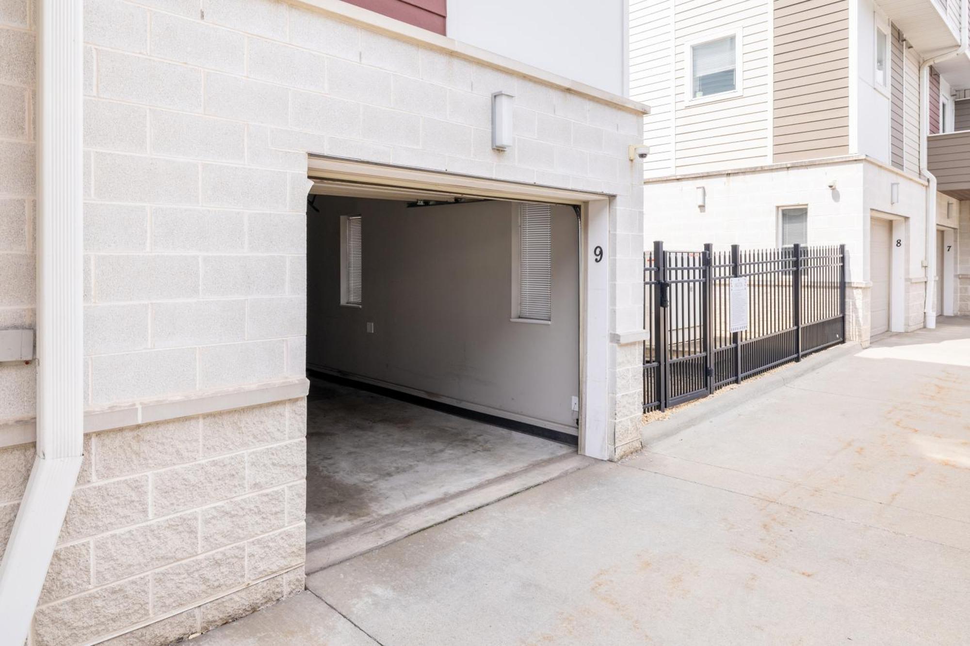 Luxury Downtown Townhome Private Garage Unit 9 クリーブランド エクステリア 写真