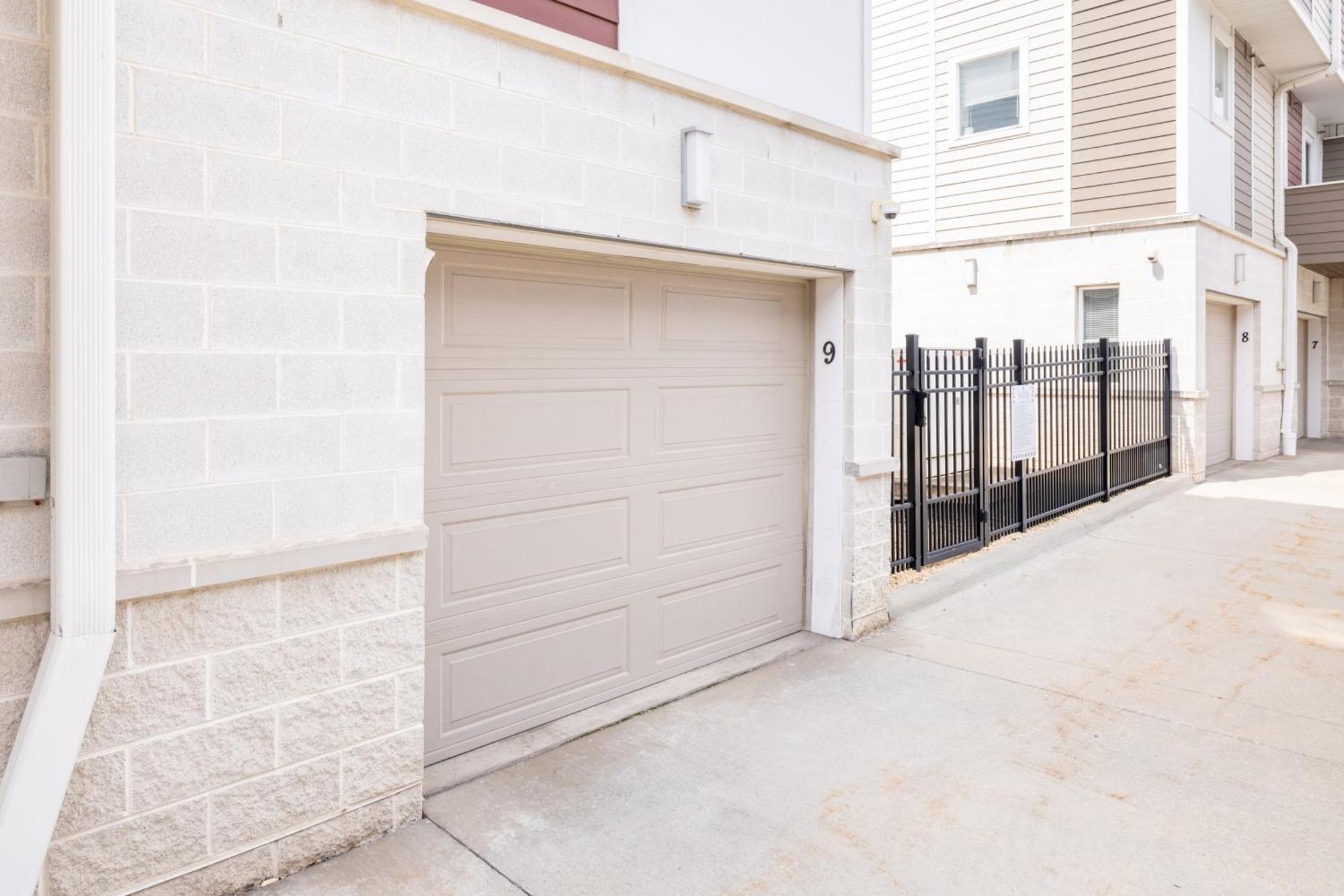 Luxury Downtown Townhome Private Garage Unit 9 クリーブランド エクステリア 写真